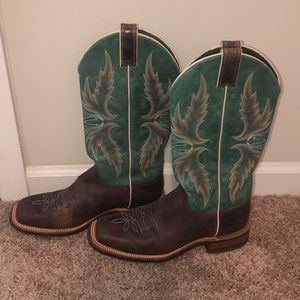 only worn handful of times! 9.5 teal Justin boots!